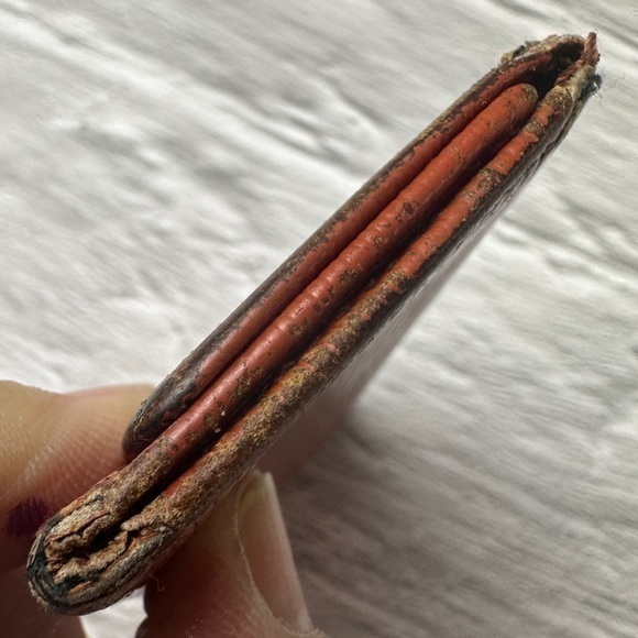 Louis Vuitton Epi leather 4 Ring Key Case. Brown. - Picture 11 of 15